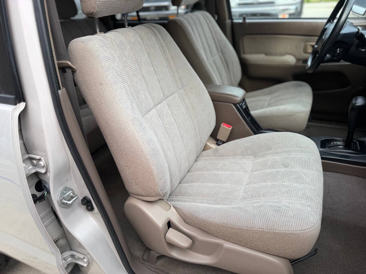 Used 1999 Toyota 4Runner SR5 RWD image 16