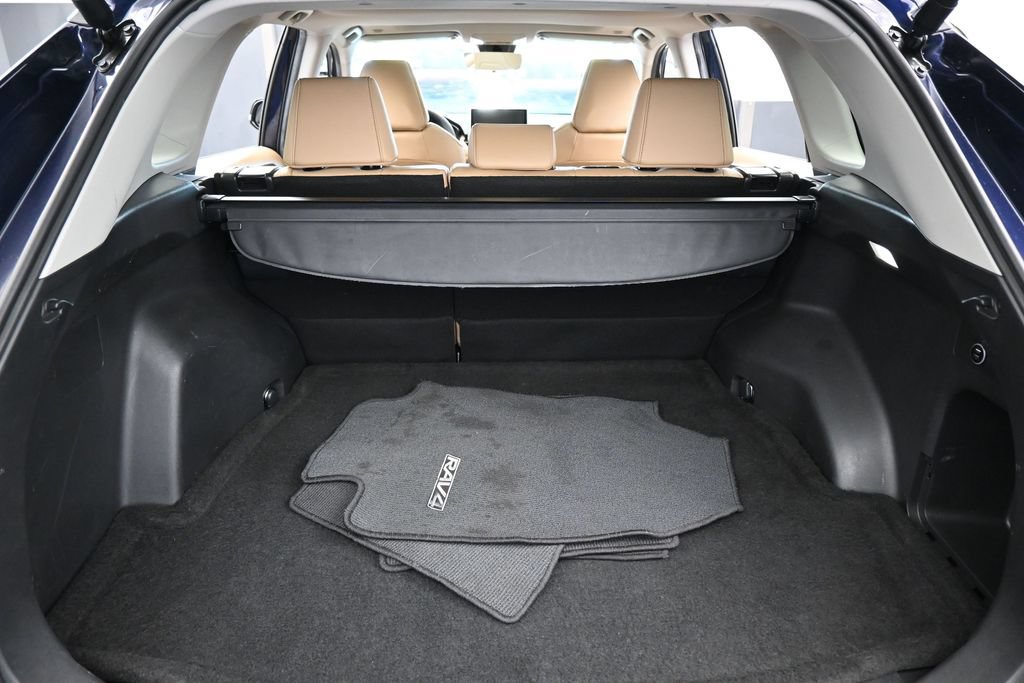 Used 2025 Toyota RAV4 XLE Premium FWD image 39