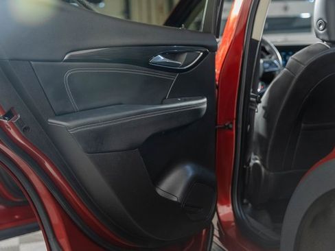 Used 2023 Buick Envision Essence image 38