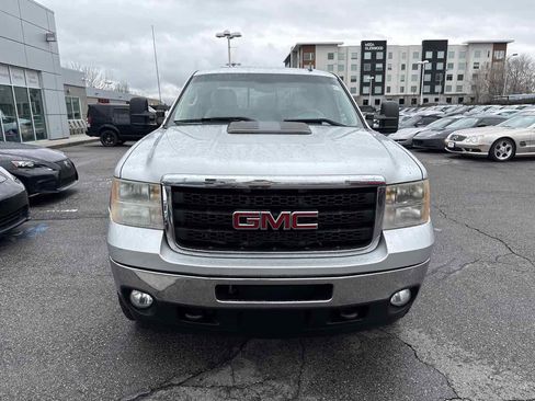 Used 2011 GMC Sierra 2500 SLT w/ Entertainment Package AWD/4WD image 3