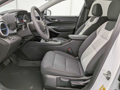 New 2026 Chevrolet Trax LS w/ LS Convenience Package FWD image 16