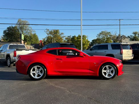 Used 2018 Chevrolet Camaro LT image 5