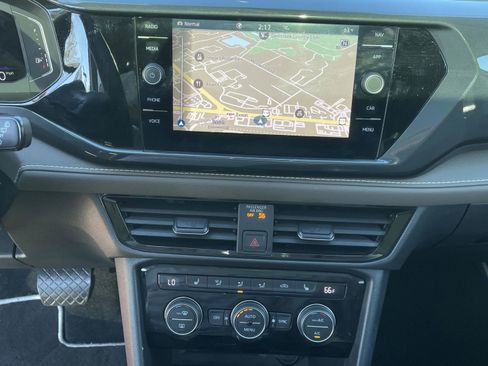 Used 2023 Volkswagen Taos SEL image 21