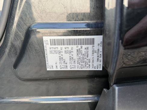 Used 2025 Nissan Rogue SV image 29