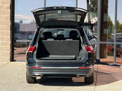 Used 2020 Volkswagen Tiguan SE image 12