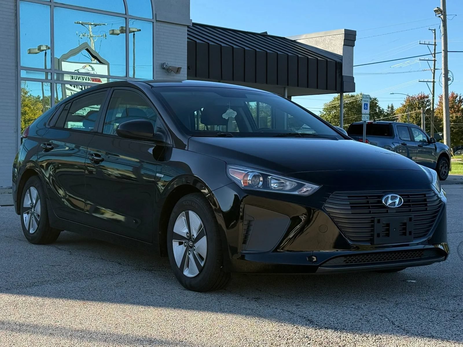 Used 2018 Hyundai Ioniq Blue FWD image 1