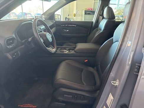 Used 2026 Honda Pilot TrailSport image 4