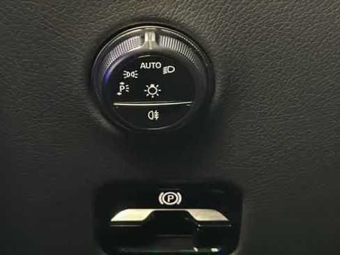 Certified 2026 Mercedes-Benz GLC 300 4MATIC image 17