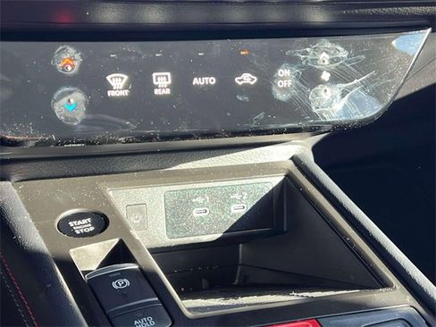 Used 2025 Nissan Kicks SR image 30