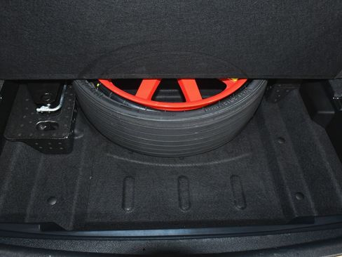 Used 2023 Porsche Macan AWD/4WD image 60