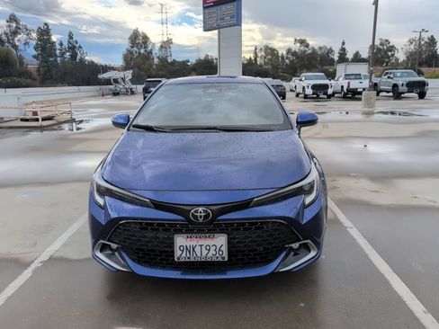 Used 2025 Toyota Corolla XSE FWD image 2