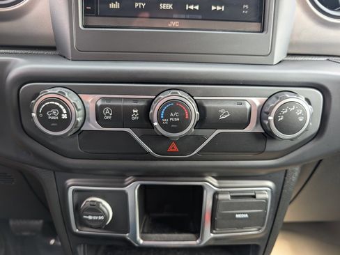 Used 2020 Jeep Wrangler Sport image 26