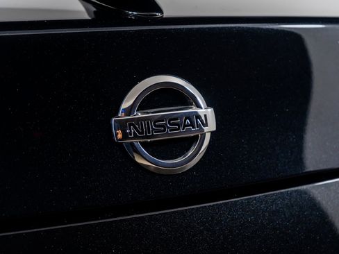 Used 2021 Nissan GT-R Premium image 16