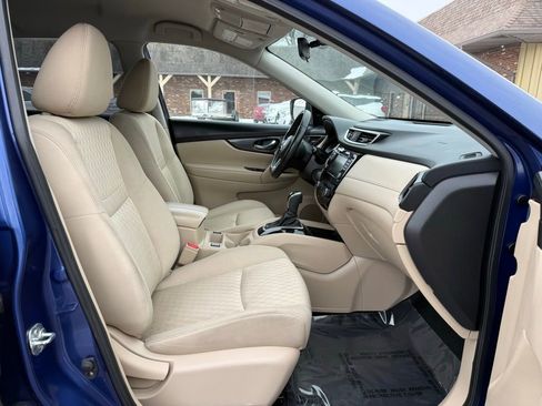 Used 2020 Nissan Rogue SV image 23