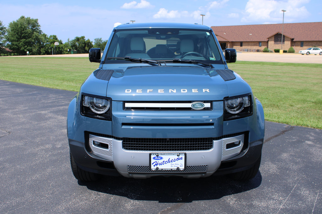Used 2025 Land Rover Defender 110 S AWD/4WD image 2