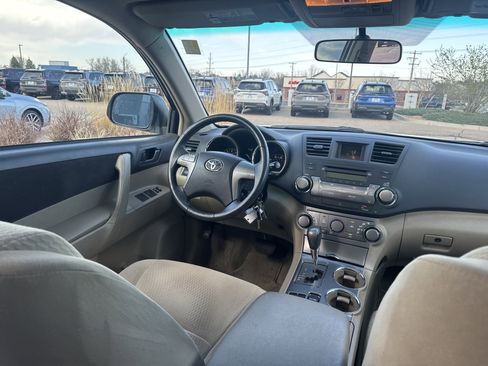 Used 2010 Toyota Highlander 4WD image 23
