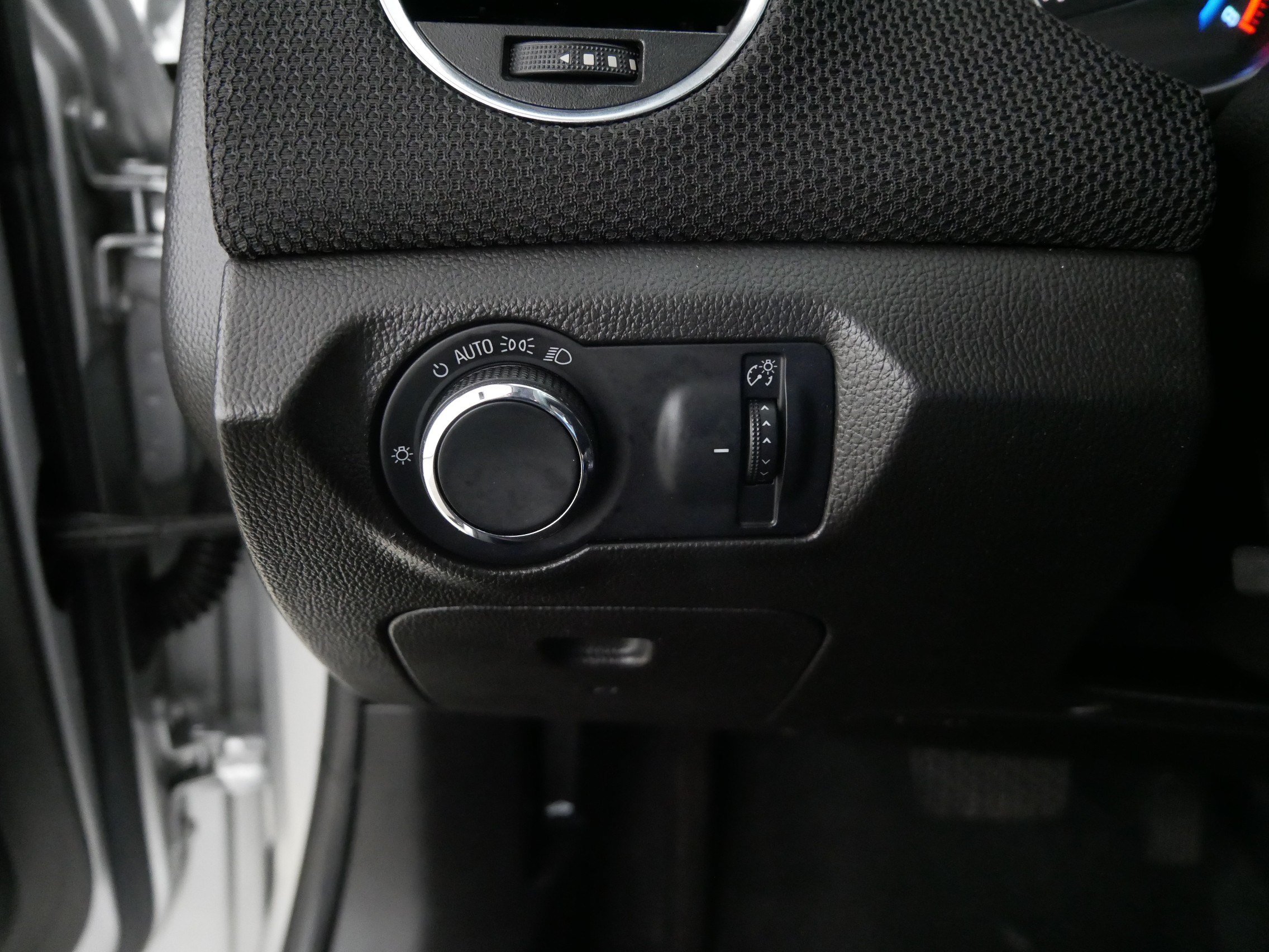 Used 2015 Chevrolet Cruze LT FWD image 26