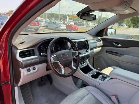 Used 2023 GMC Acadia SLT image 10