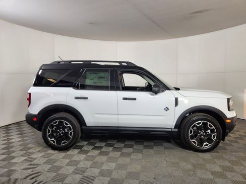 New 2026 Ford Bronco Sport Outer Banks w/ Outer Banks Tech Package+ AWD/4WD image 8