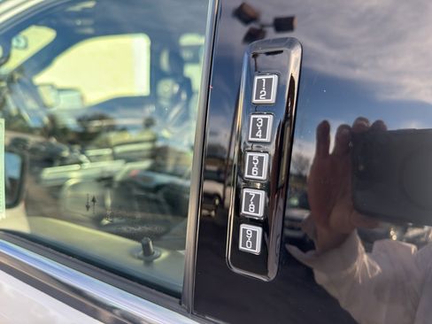 Used 2022 Ford F150 Platinum w/ Equipment Group 701A High image 8