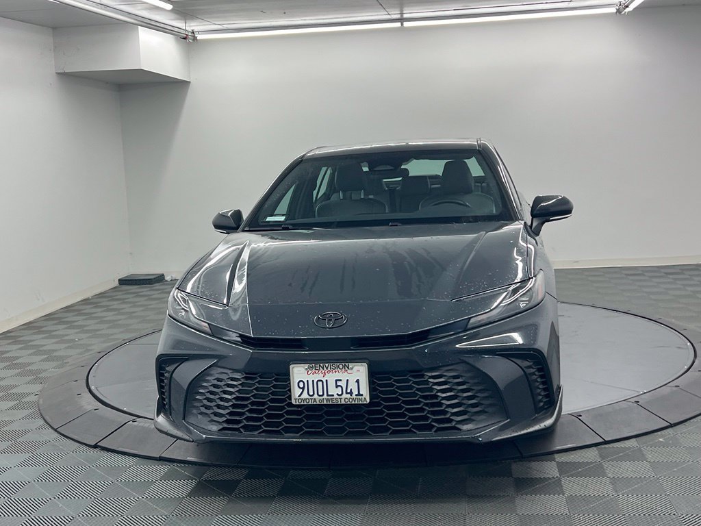 Used 2025 Toyota Camry SE FWD image 4