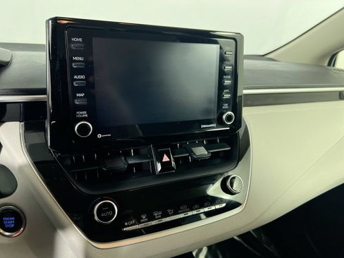 Used 2022 Toyota Corolla LE w/ LE Convenience Package FWD image 21
