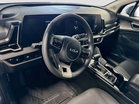 Used 2024 Kia Sportage LX AWD/4WD image 9