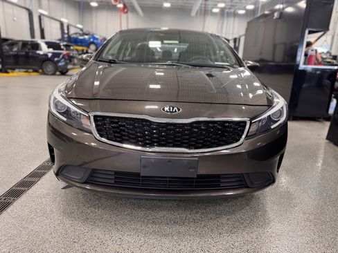 Used 2018 Kia Forte LX image 28