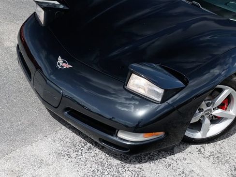 Used 2001 Chevrolet Corvette Convertible w/ Preferred Equipment Group2 RWD image 25