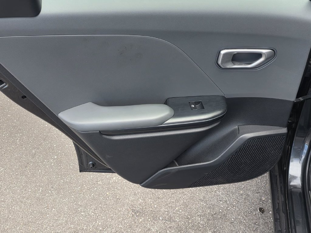 Used 2025 Kia K4 FWD image 27