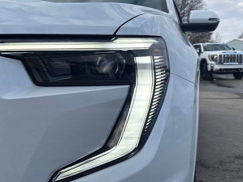 New 2026 GMC Acadia Denali Ultimate w/ LPO, Floor Liner Package image 10