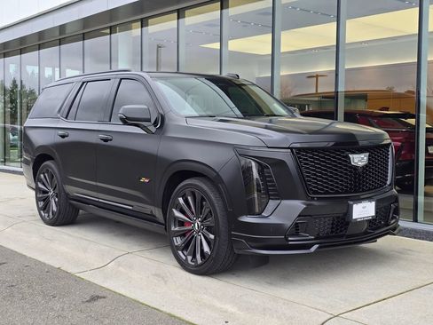 Used 2025 Cadillac Escalade V AWD/4WD image 7