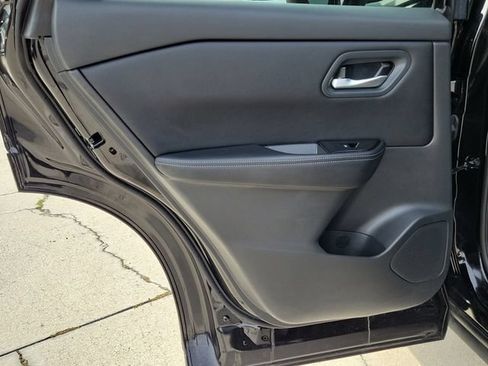 Used 2025 Nissan Rogue SV AWD/4WD image 20
