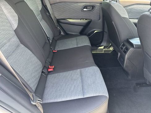Used 2023 Nissan Rogue SV FWD image 14