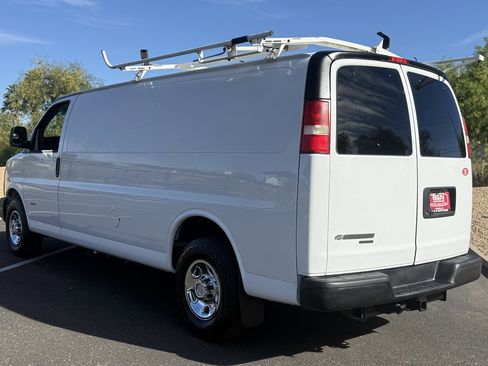 Used 2014 Chevrolet Express 3500 Extended image 3