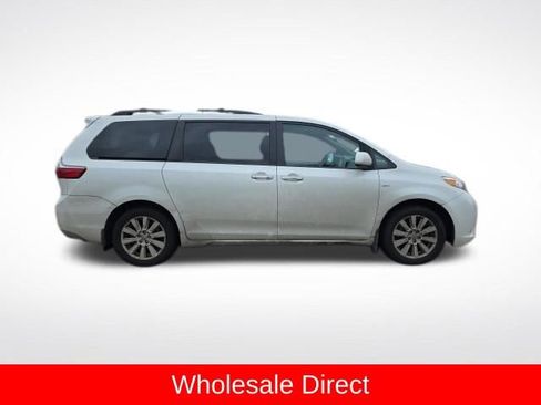 Used 2017 Toyota Sienna XLE w/ XLE Navigation Package AWD/4WD image 7
