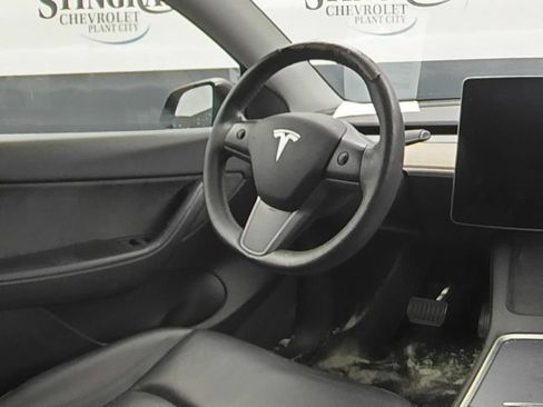 Used 2022 Tesla Model Y Long Range AWD/4WD image 16