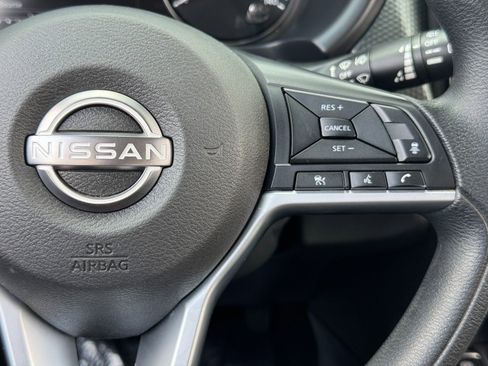 Used 2022 Nissan Kicks SV image 18