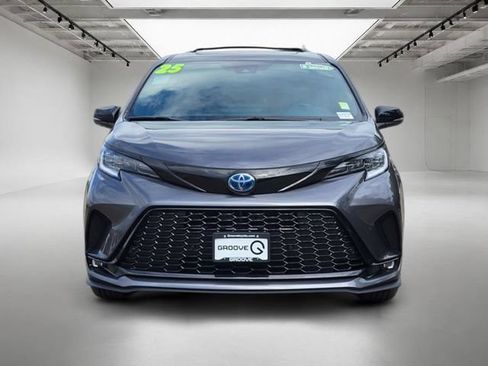 Used 2025 Toyota Sienna XSE w/ XSE Premium Package AWD/4WD image 9