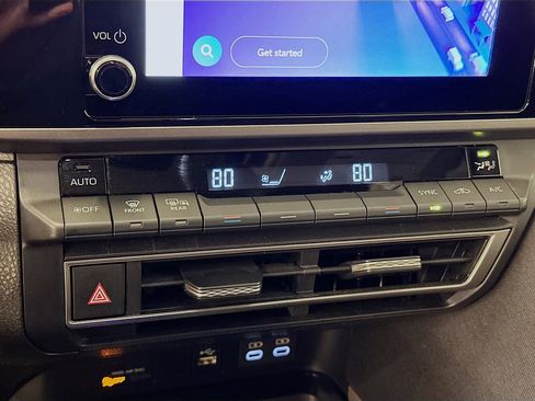 Used 2025 Toyota Camry LE image 24