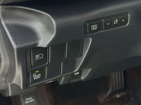 Used 2020 Lexus IS 300 w/ Accessory Package RWD image 9