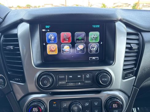 Used 2019 Chevrolet Tahoe LT w/ Luxury Package AWD/4WD image 18