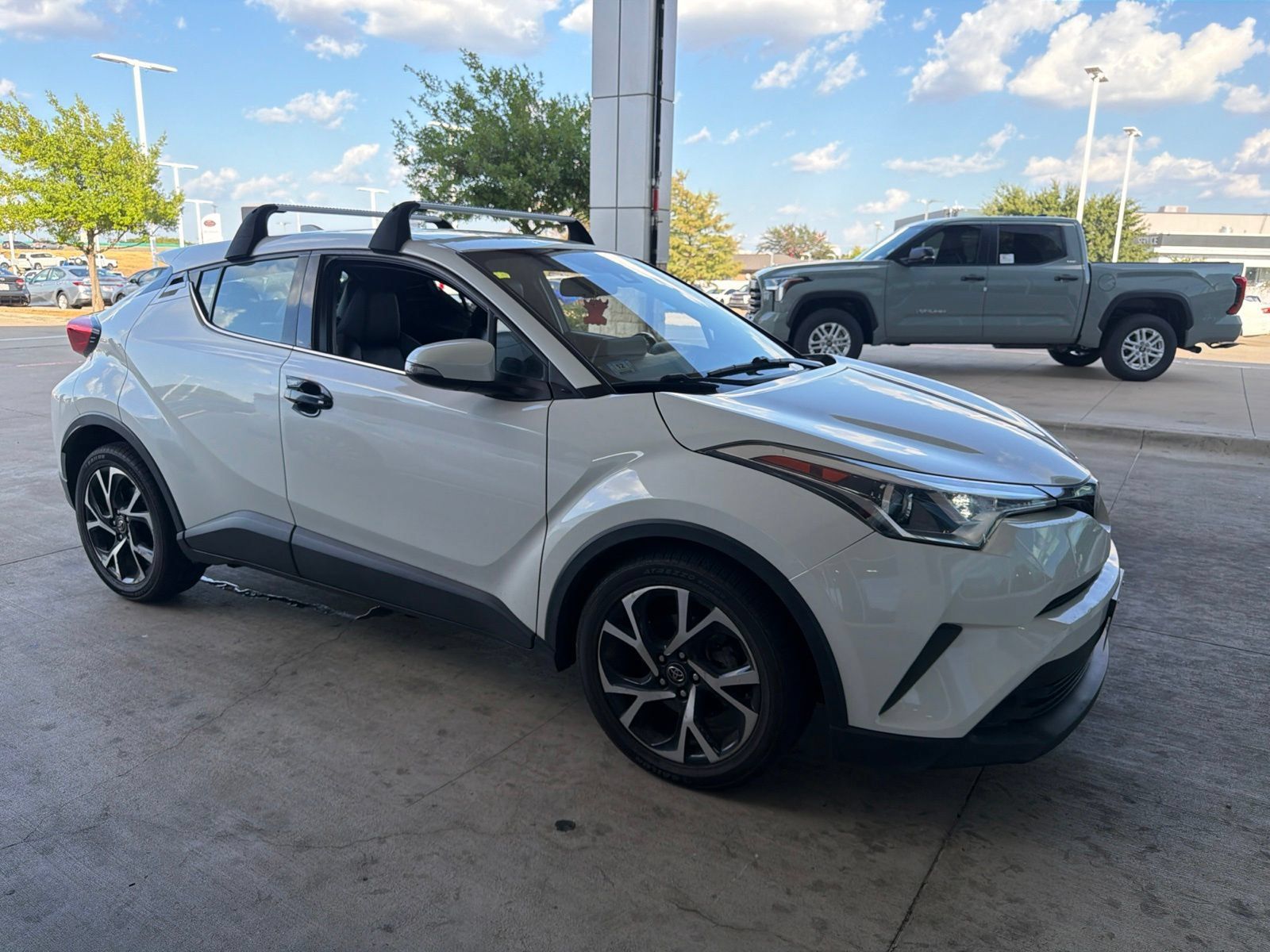 Used 2019 Toyota C-HR Limited FWD image 22