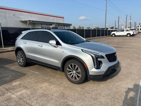 Used 2019 Cadillac XT4 Sport w/ Cold Weather Package FWD image 3