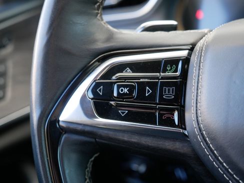 Used 2024 Jeep Grand Cherokee L Overland w/ Advanced Protech Group III image 28