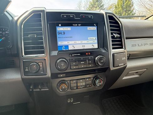 Used 2018 Ford F250 XLT w/ XLT Value Package image 15