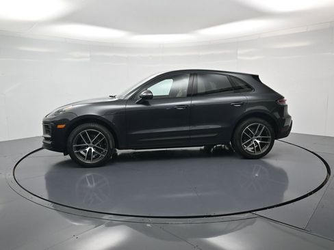 Certified 2026 Porsche Macan AWD/4WD image 2