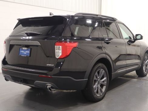 Used 2023 Ford Explorer XLT w/ Equipment Group 202A AWD/4WD image 10