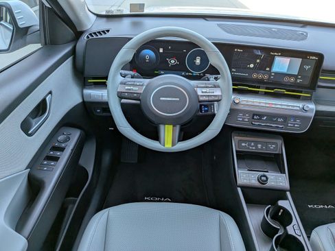 Certified 2025 Hyundai Kona Limited FWD image 17