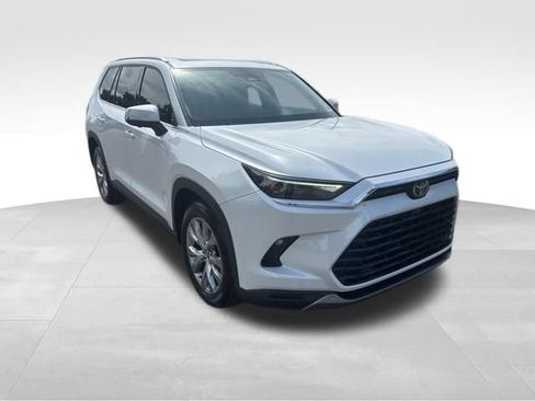 Used 2024 Toyota Grand Highlander AWD image 7